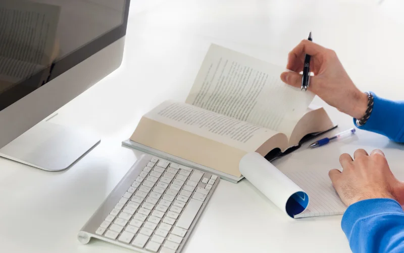 Nghề biên phiên dịch: Cơ hội và thách thức 2025