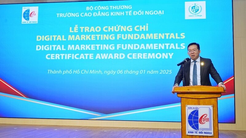 GC vinh danh và trao chứng chỉ Digital Marketing Fundamentals cho sinh viên Khóa 26 ngành Marketing Thương mại