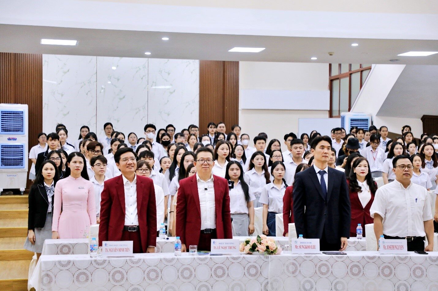 hieu-truong-Glenn-College-va-hieu-truong-COFER