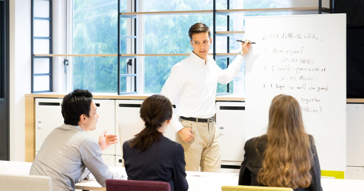 Khóa Học Chứng Chỉ TESOL 120H: Bệ Phóng Sự Nghiệp Giáo Dục Quốc Tế